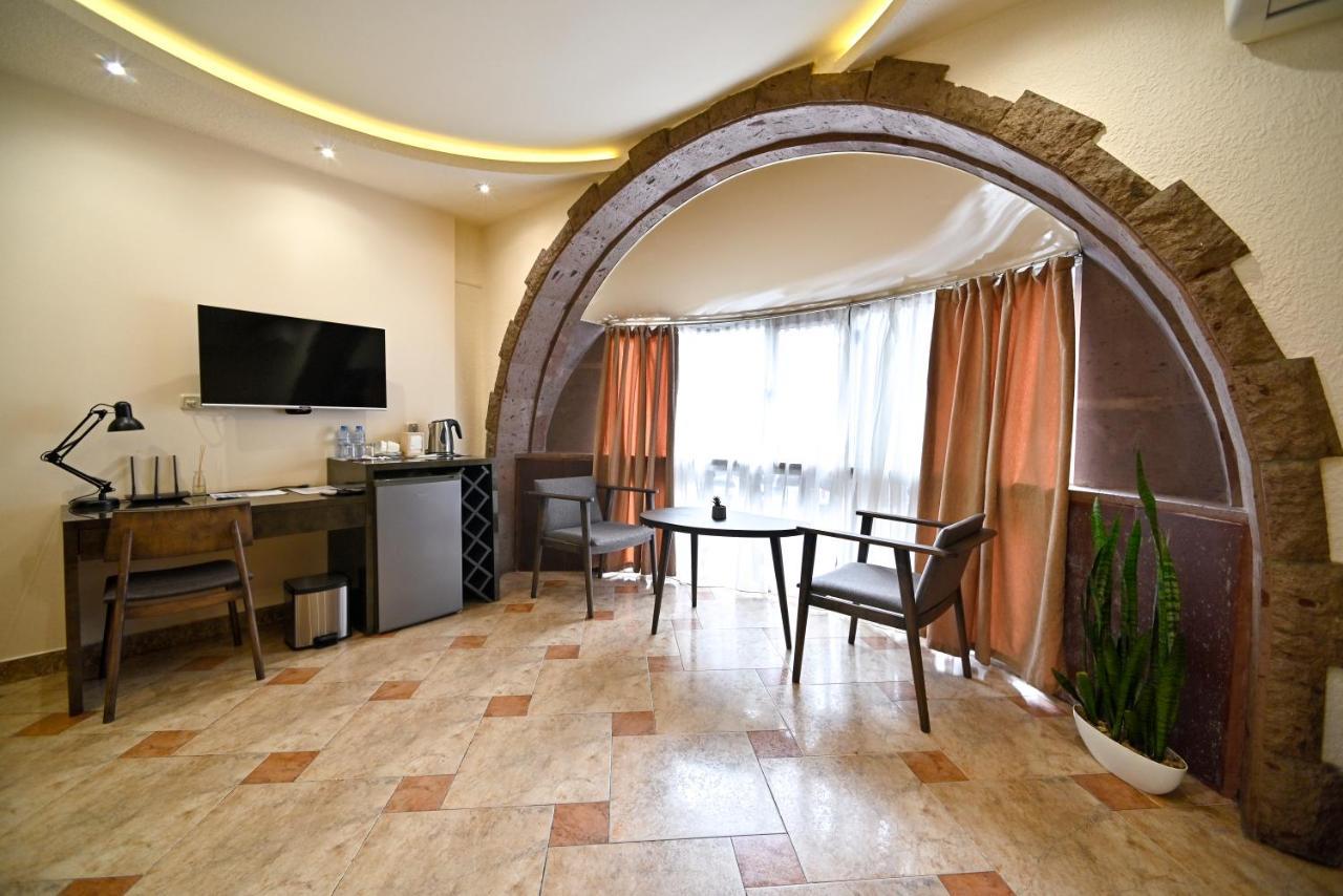 Skyline Hotel Ереван Екстериор снимка