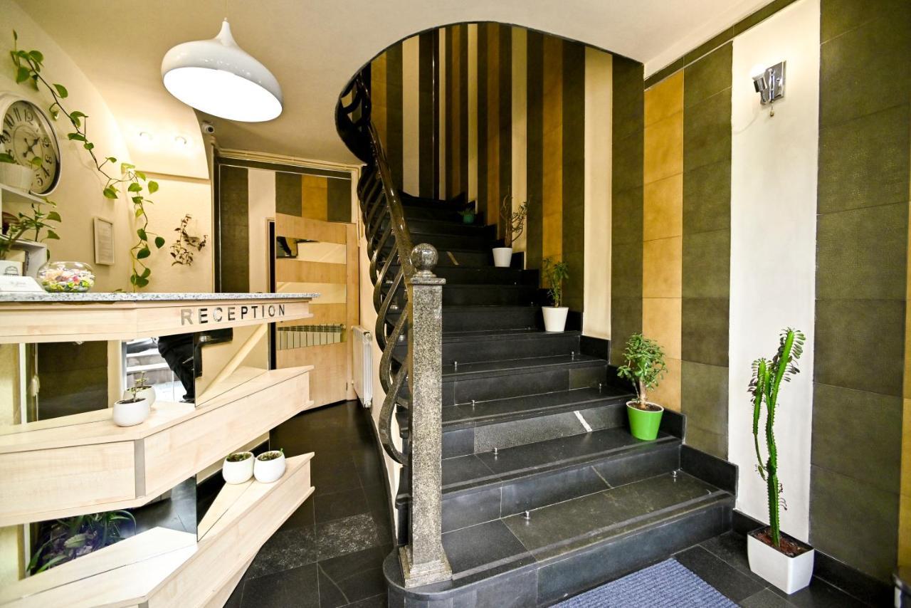 Skyline Hotel Ереван Екстериор снимка