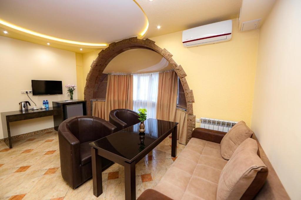 Skyline Hotel Ереван Екстериор снимка